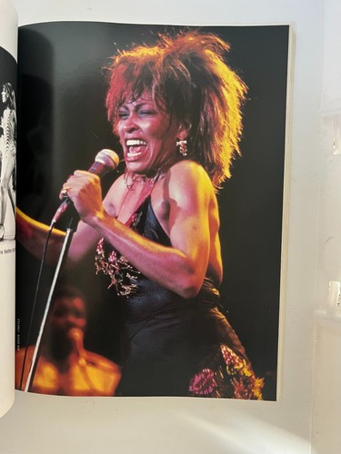 Tina Turner Lot: The Tina Turner Story by Ron Wynn & Tina Live in Europe Booklet - Picture 7 of 16