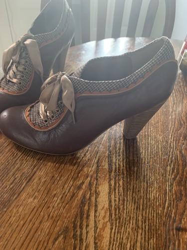 POETIC LICENSE WOMEN HEELS BROWN LACE UP US 8 1/2 Rockabilly Retro - Picture 9 of 13