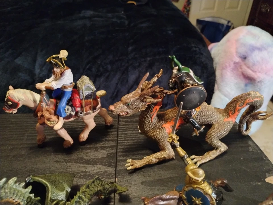 Lote de 11 figuras de acción Papo Medieval Caballeros y Caballos Dragones + Misceláneas Foto 4 de 4