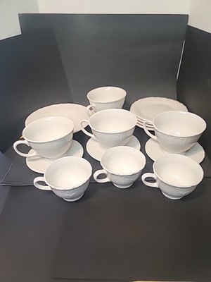 16 Piece Versailles OffWhite Breakfast Cup Saucer Salad Plate Tabletop Unlimited
