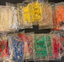 R L Cereal Toys x 31 DIFFERENT Excellent Condition