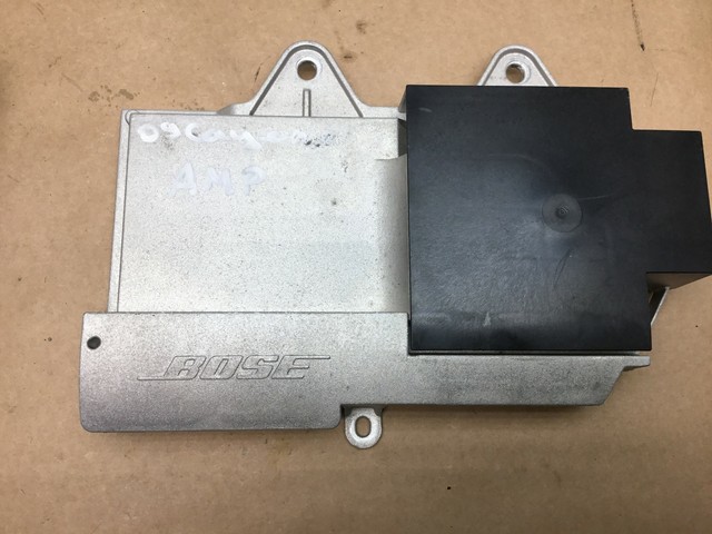 porsche cayenne amplifier