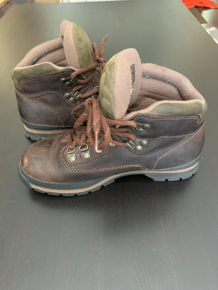 Women s Size 8.5 Vintage Timberland Boots. Brown Leather With Army Green Tongue