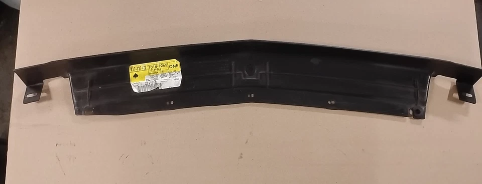 NUEVO GM NOS 91-96 Corvette C4 alerón delantero presa de aire sección central 1014-9265 Foto 2 de 2