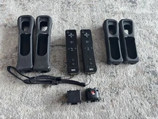 Nintendo OEM Wii Remote Control 2x RVL-003 Motion Plus Adapter RVL-026 Grips