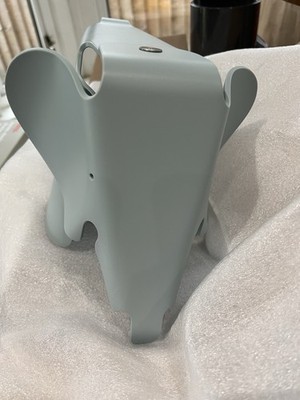 Vitra Eames Elefant hellgrau/blau klein Top Zustand atemberaubend