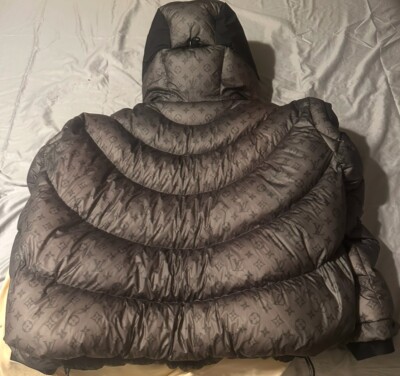 Louis Vuitton 2054 Heat Reactive Puffer Jacket X Virgil Abloh. sz