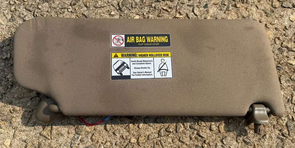 2009-2015 Honda Pilot Driver Side Tan/Beige Lighted Sun Visor LH Sunvisor OEM - Image 3 of 3