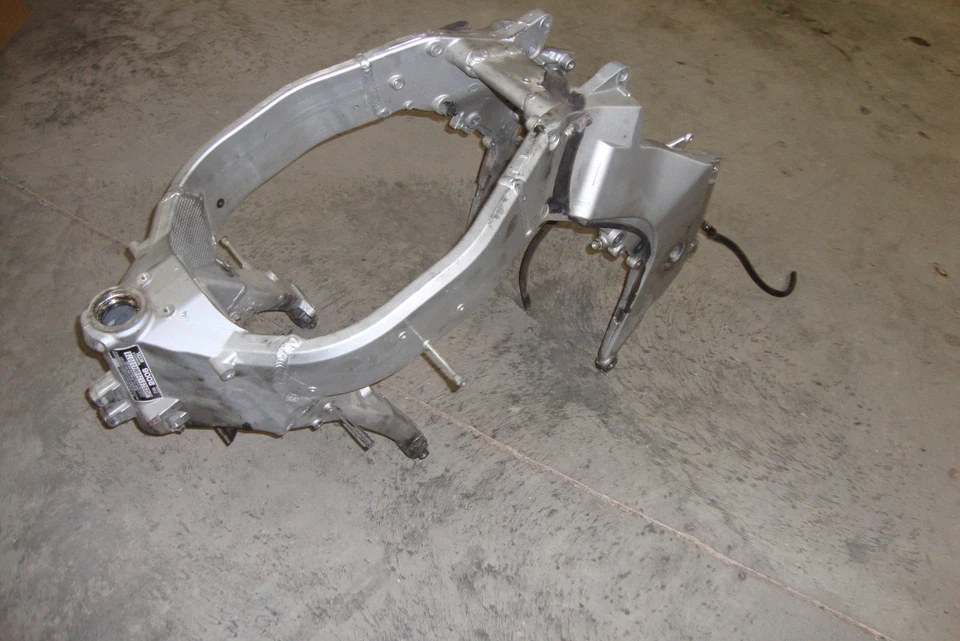 Honda ST1300PA ST1300 ST 1300 PA P 2006 cuadro principal chasis recto SLVG  Foto 2 de 2