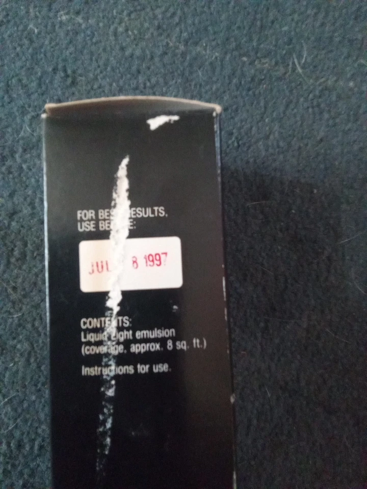 Luz líquida coloide Rockland, emulsión blanca y negra, 8 OZ #CRLLE8 Foto 2 de 3