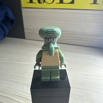 LEGO Spongebob SquarePants Squidward minifigure (bob020) - Image 1 of 4