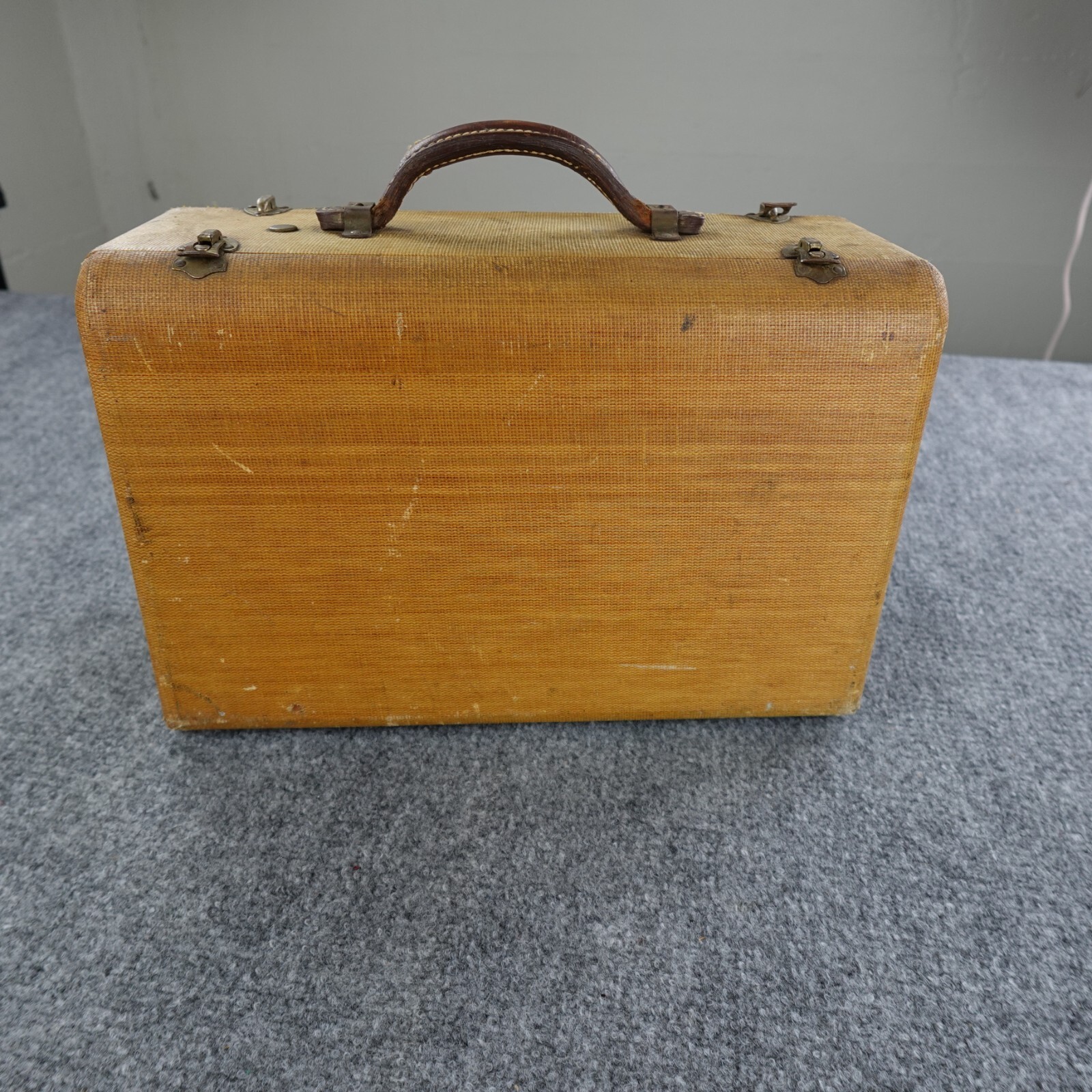 Vintage Zenith Radio Portable Model 6G601M Universal Wave