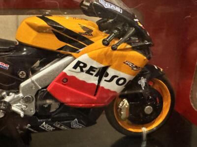 スポーツ NewRay Repsol Honda Team RC211V 1/12 スポーツ NewRay
