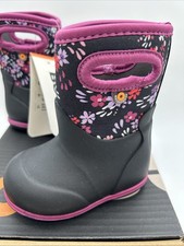 bogs kids boots Size 4