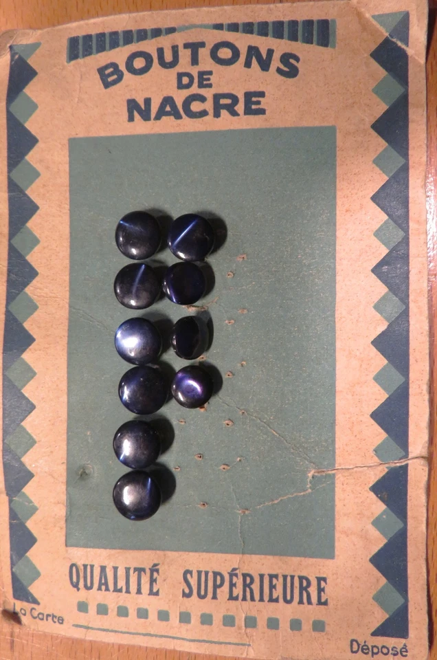 BOUTONS MINIATURE en NACRE sur pied  ø: 8 mm LOT de 10 boutons  BLEU MARINE - Photo 1/2