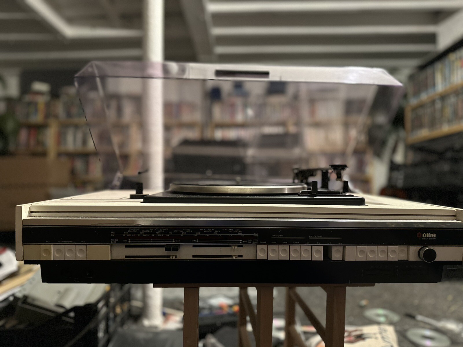 ULTRA 1960s White Record Player + Speakers 99p Start 5 Day Auction