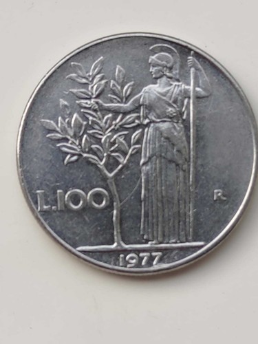 Moneta rara 100 Lire Minerva del 1977 Repubblica Italiana circolata e usata