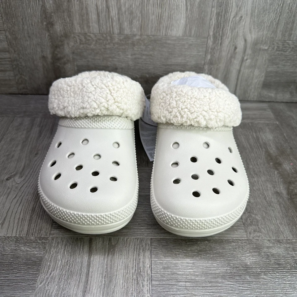 Mula CROCS Blitzen IV feminina tamanho 6 forrada de marfim - Imagem 4 de 4