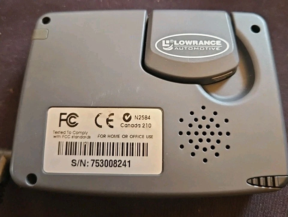 LOWRANCE AUTOMOTIVE iWAY 250c GPS SYSTEM - Image 2 of 2