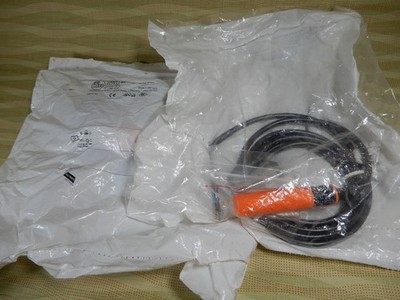 IFM Efector IG0330 Proximity Switches (2) NOS BX