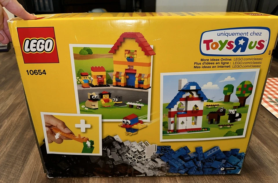 Lego XL Creative Brick Box (10654) Toys R Us Exclusive NEW - Image 2 of 4