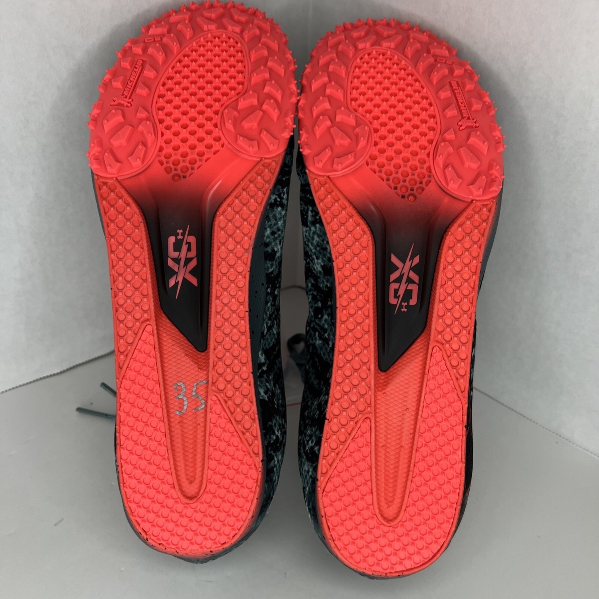 Under Armour Brigade XC Low Spikeless Track Running Shoes Under Armour Brigade XC Low Spikeless Track Running Shoes