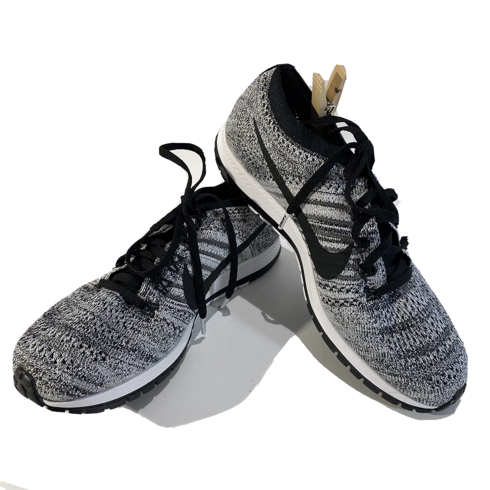 nike flyknit streak oreo