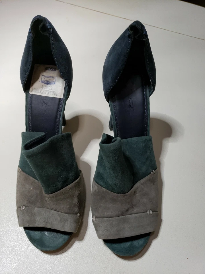 Tacones de tacón 7 para toda la humanidad de gamuza laterales abiertos talla 7,5 tricolor punta abierta Foto 3 de 4