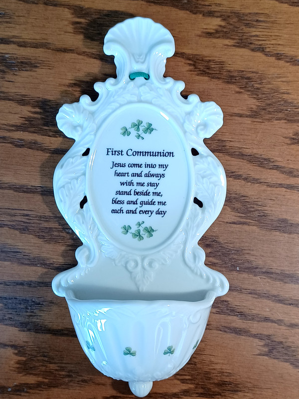 Beautiful Religious First Holy Communion Creme Porcelain Holy Water Wall Font 9"