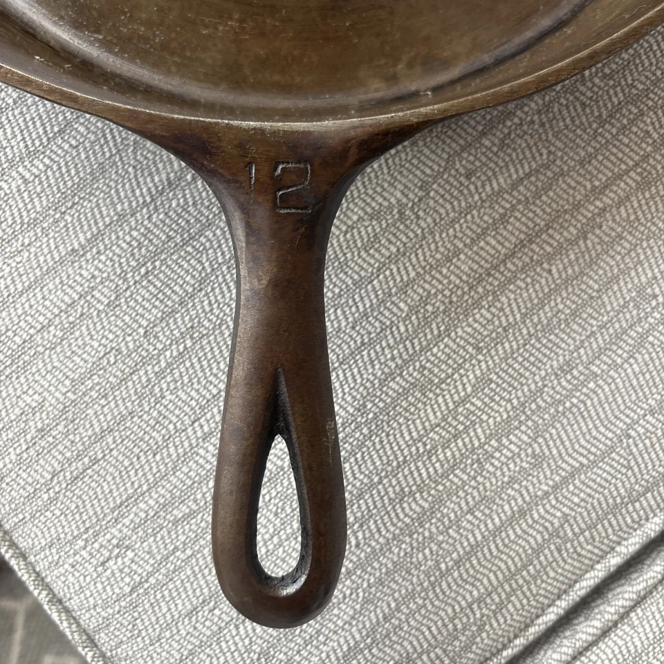 复古 Griswold No. 12铸铁煎锅719 D热戒指Erie PA小标志 — 第 4/4 张图片