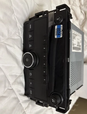 GENERAL MOTORS New - Truck Radio Stereo OEM GMC Chev GM Part #25942014 AM FM