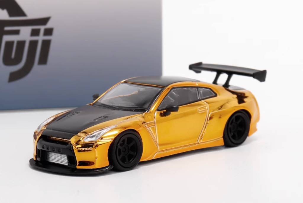 Fuji 1:64 Plating Gold GTR R35 Pandem Rocket Bunny Model