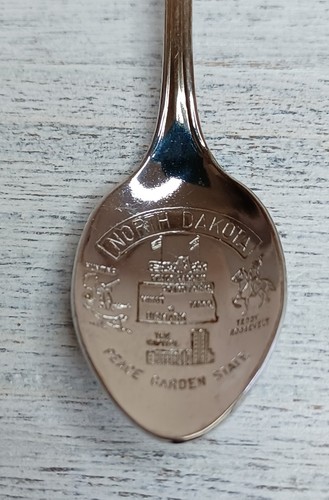 North Dakota State Souvenir Spoon Small Vintage Collectible USA - Picture 8 of 14