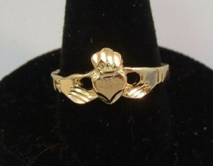 Authentic 14KT GOLD PLATED CLADDAGH IRISH CELTIC WEDDING RING, SIZE 8