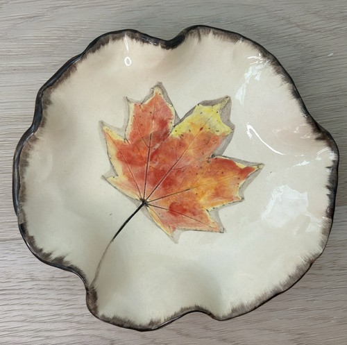 Herbst Ahornblatt 5" Kunstkeramik geraffter Rand Schüssel Künstler Cheryl Foster Florida