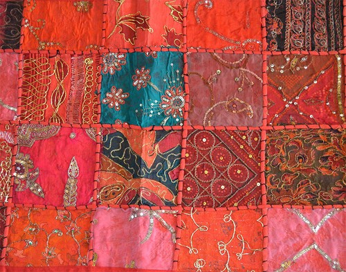 Parches antiguos bordados a mano de color rojo tapiz de pared lanzamiento corredor de la India - Imagen 5 de 6