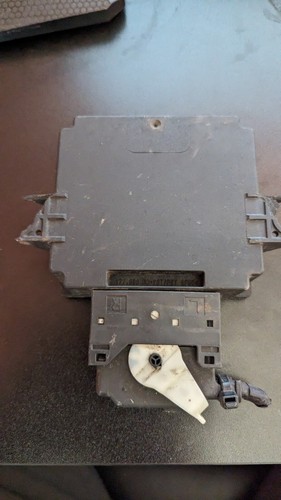 MAZDA 3 2013 2.2 D PE0318572 8ES01087100 CONTROL MODULE - Picture 8 of 8
