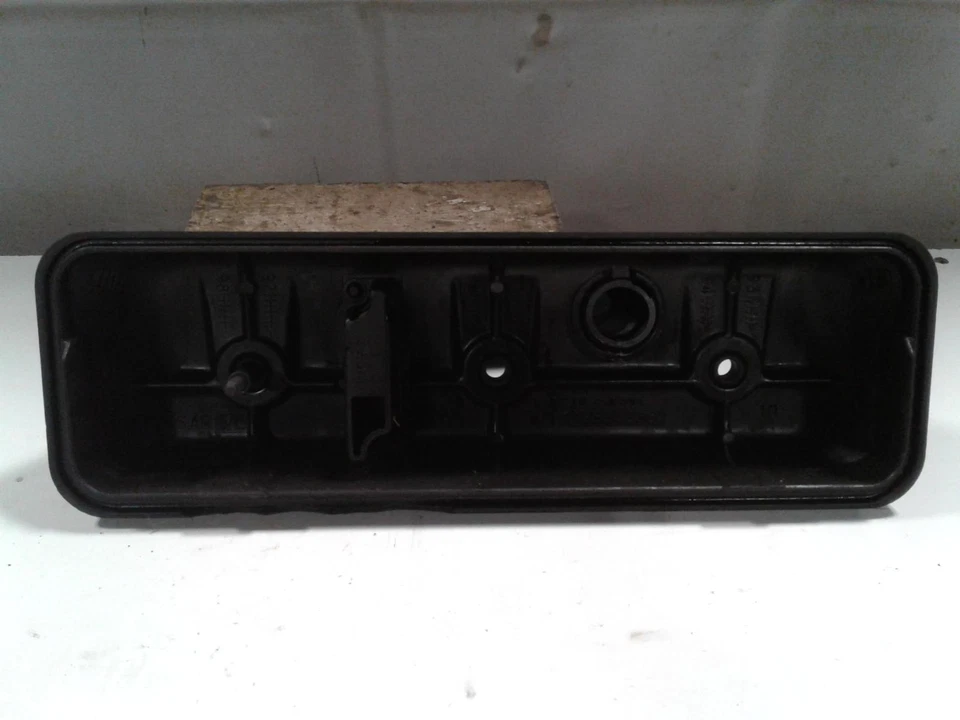 Used Engine Valve Cover fits: 1997 Gmc Blazer s10/jimmy s15 Valve Cover Grade A - Image 2 of 4