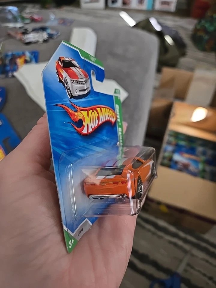 Tarjeta corta Hot Wheels Treasure Hunt Chevy Camaro Concept 1:64 Malasia Foto 4 de 4