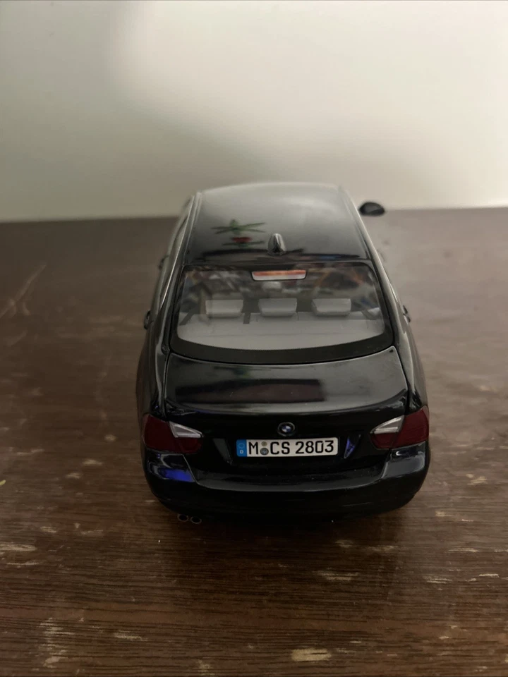 Kyosho BMW 3 Series dealer edition 80430392147 1:18 Poor Condition - Image 3 of 4