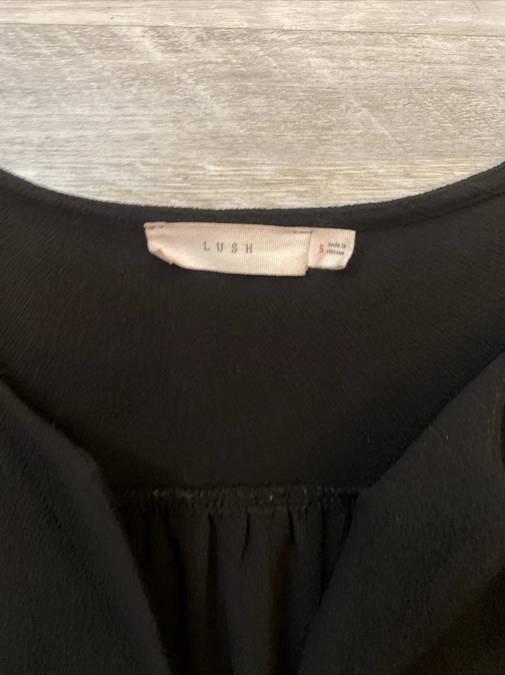 Blusa LUSH Cuello en V Manga Corta Negra Poliéster Top Mujer Talla S Hasta la Rodilla Foto 2 de 4