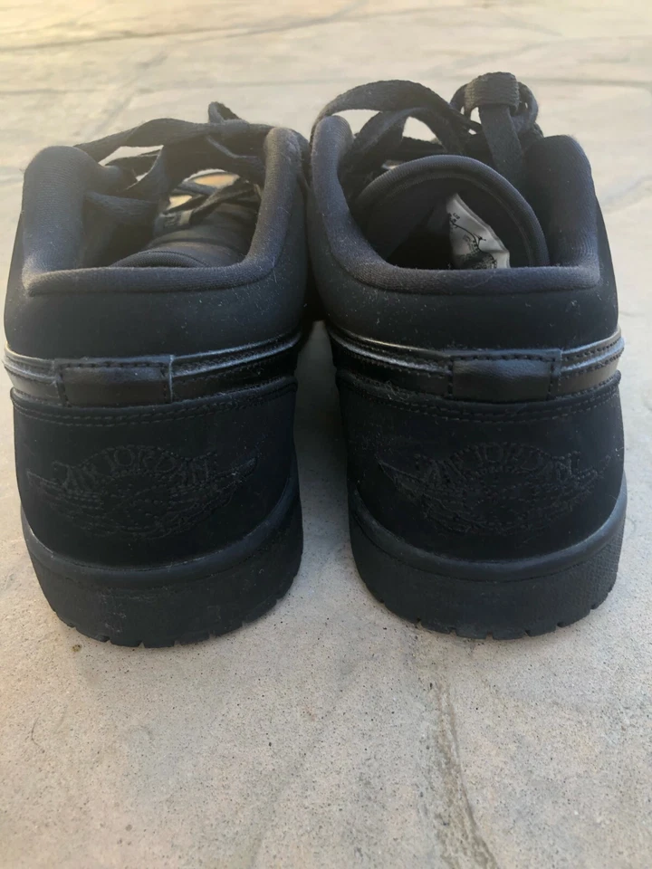 AIR JORDAN 1 RETRÔ BAIXO 'TRIPLE BLACK' - Imagem 3 de 4