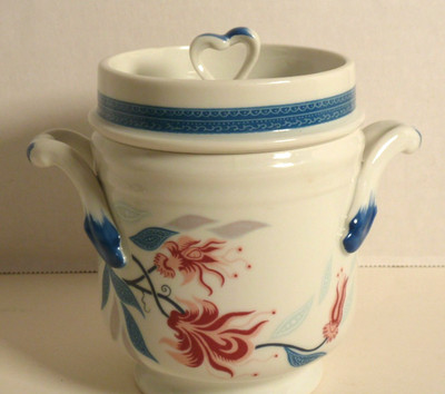 Royal Pavilion At Brighton for Elizabeth Arden Double Handled Teacup Cup w Lid