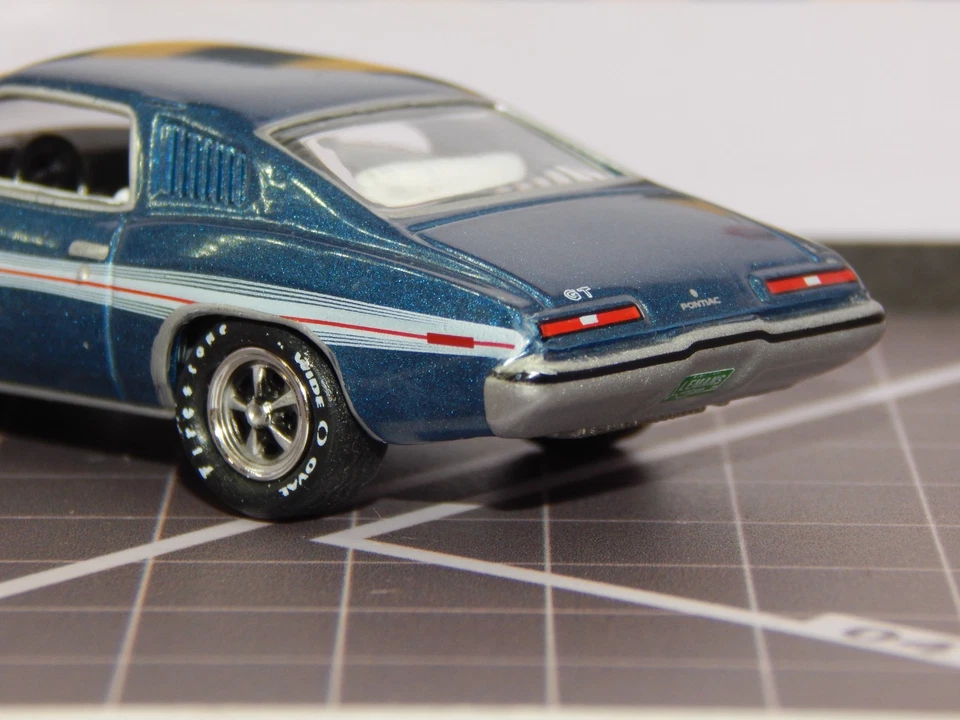 '73 1973 Pontiac Lemans GT Blue White trim & interior 1/64 Diorama Model MINT - Image 4 of 4