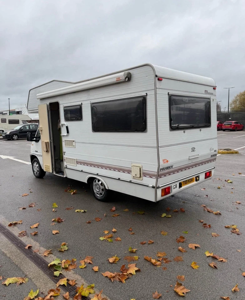 Motorhome - Image 3 of 4