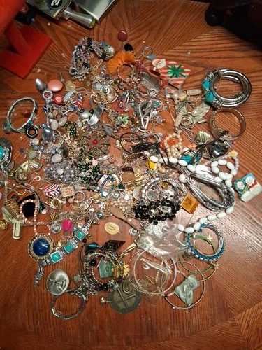 Approx 4lbs 10 Oz Costume Jewelry Necklaces Bracelets Pins Etc Mostly Vintage...