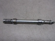 Harley '00-'07 Road King front axle w/spacers, 43364-00, nice shape, used, #4151