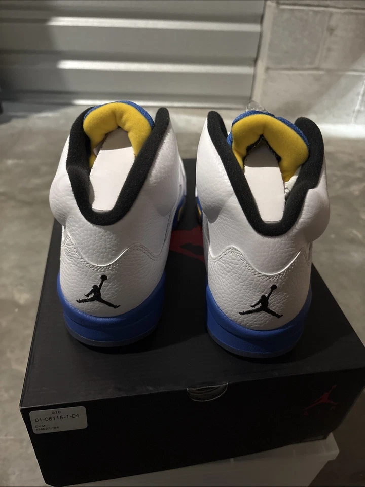 Talla 10.5 EE. UU. - Jordan 5 Retro Laney 2013 nunca usado Foto 4 de 4