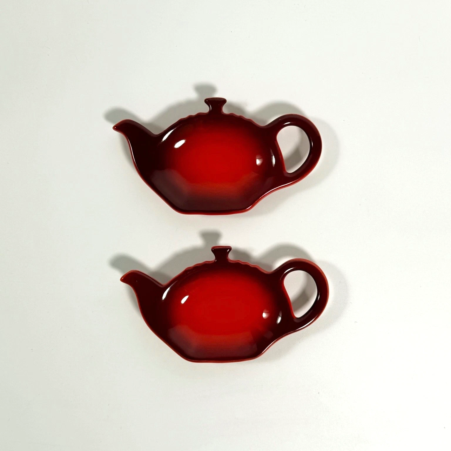 Le Creuset Cherry Classic Red Teapot Shape Teabag Holder Set 2 Pc New