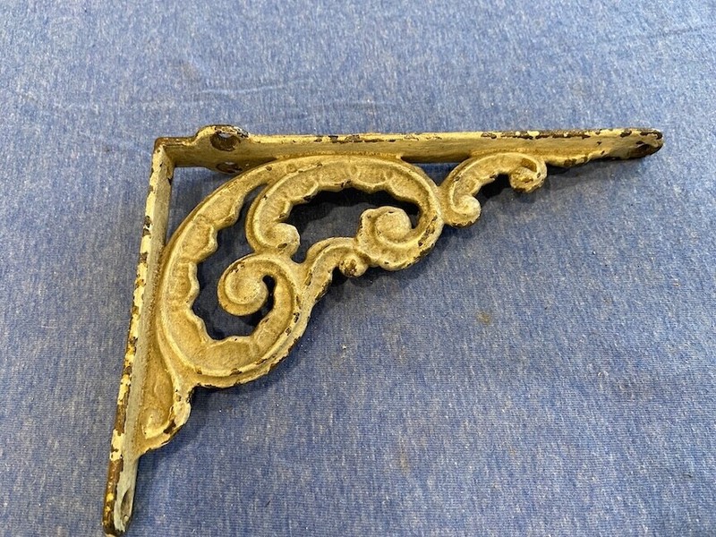 Estate vtg/antique CAST IRON Ornate VICTORIAN SHELF BRACKET Art Nouveau flourish